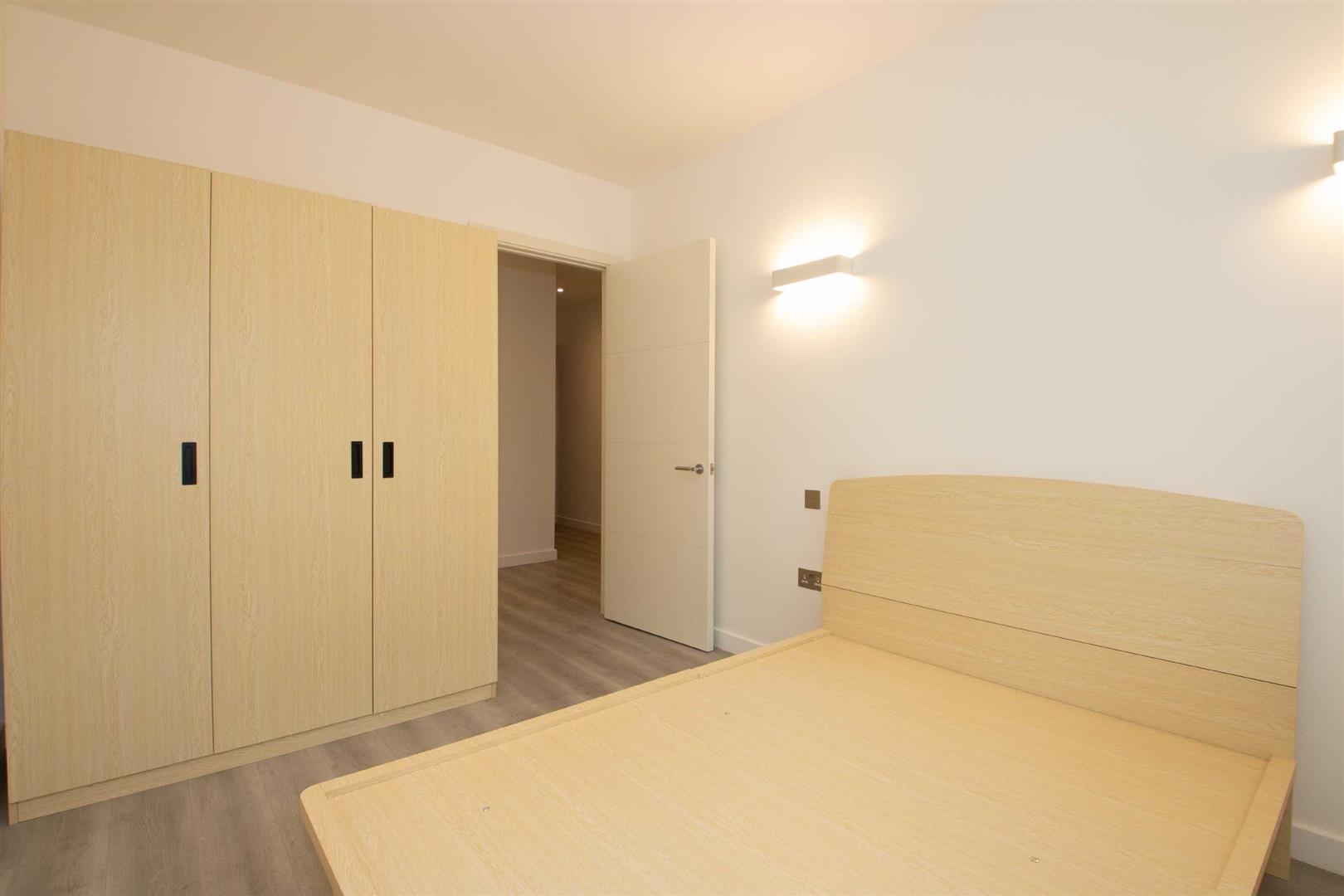 2 Foxhunter Drive, Linford Wood, Milton Keynes